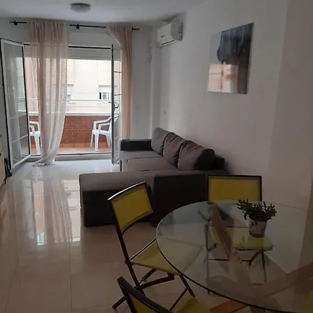 Spacious 1 Bedroom Flat In Almeria, By The المرية